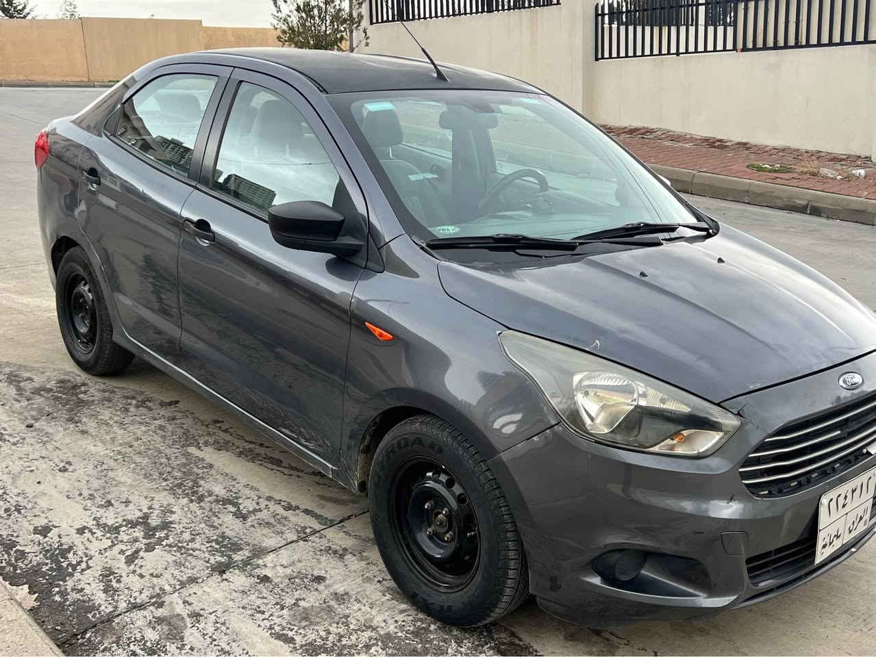 فورد فیگو 
2016
$70 
سەقف و سنوق پەمپە لەسەر کالبونەوە
تۆماتیك
٢ جام کارەبا
 چوار پستۆنی مەرغوب 
تبرید و ساردو گەرمی ئیش ئەکات
سەنەوی بەسەر چوە ٣ گەلا غرامه 
*********** السليمانية, العراق
