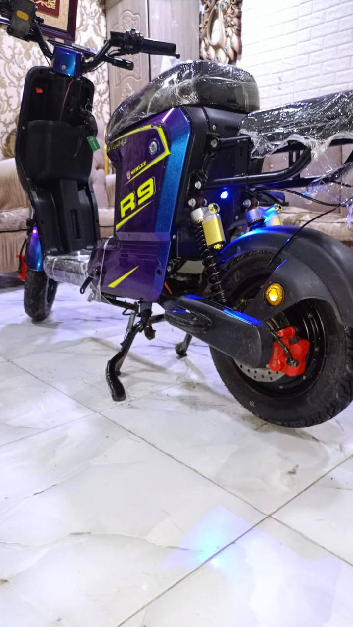 سلام عليكم  ار9كلشي نظيفه وكامله كلها شغاله لون مميز بطاريات حجم 22كلهن نظاف وقويات لا مايعات ولا متفوخات شاحنه اصليه سعر 380بصره نواب ظباط مقابل مستشفى العسكري ***********
