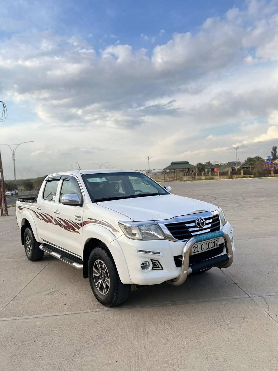 سلام عليكم سيارة تويتا هايلوكس موديل(2014)گيرومحرك شرط محرك مامفتوح گير عادي و دابل اكسل سيارة مابيه صبوخ كلين و مابيه تبديل ومآبيه شخط تاخم تايرات 4جديد تاخم صدركول شرط كهربائي عام شغال جامات و مرايه كهربائي سويج كونترول ABCشاش أيپات تاخم ويل بيلدي جديد ده شبل ڤورميگ لايتات كول شغال سيارة حلو مابيه نقص كول شرط و سنوي جديد راقم جديد و سيارة بسمي شرط تحويل سعرة $205$بيه مجال راقم تالفون ***********
