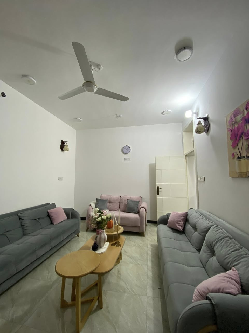 🏡 دار حــديث للبيــــــــــع  طابــو زراعــي ســـند 25تحويل مباشر
📍فـــي حٌـــي الـصـحه مـــقابـل مـخبـز الكورنيـش

________

المساحـــــة //150م الــــواجـهــة8 م

________

🧱تفــاصيــل _____ 

#الطابق الاول// مطبخ حار وبارد وهول وصالة واستقبال وغرفة نوم ومجمع صحيات داخـلـي وخـارجي وكـراج يـسع سيارة

#الطابق الثاني// غرفتين نوم

#الطابق الثالث//بيتونه

______

للاستفسار مـراسلـه الــصفحه او زيـاره     #مكتـــــــــب الـــمــدار لـلــــعــقــار🧱

#الكائــــــــــن

قرب نــزلة جـسر بـته بـاتجاه جــسر الــثورة 

___________________________

هاتف ☎️ 

***********

***********
