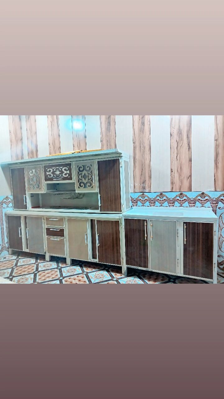 كاونتر للبيع مستعمل قليل مترين ونص وسنك متر و30مرمر... عندك بيع عندك مراوس راسل وتدلل ***********
