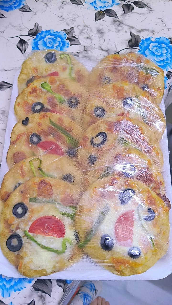 كبب ومعجنات لذيذة وتازه
يتوفر توصيل داخل الحسينيه
45 كبه حلب ب 15
35 كبه جريش 15
50 سمبوسه ب 15
كليجه كيلو ب 7
مني بيتزا 🍕 القطعه 500
لحم بعجين قطعه ب 500
بورك القطعه ب 500
للحجز الاتصال واتساب فقط ***********
