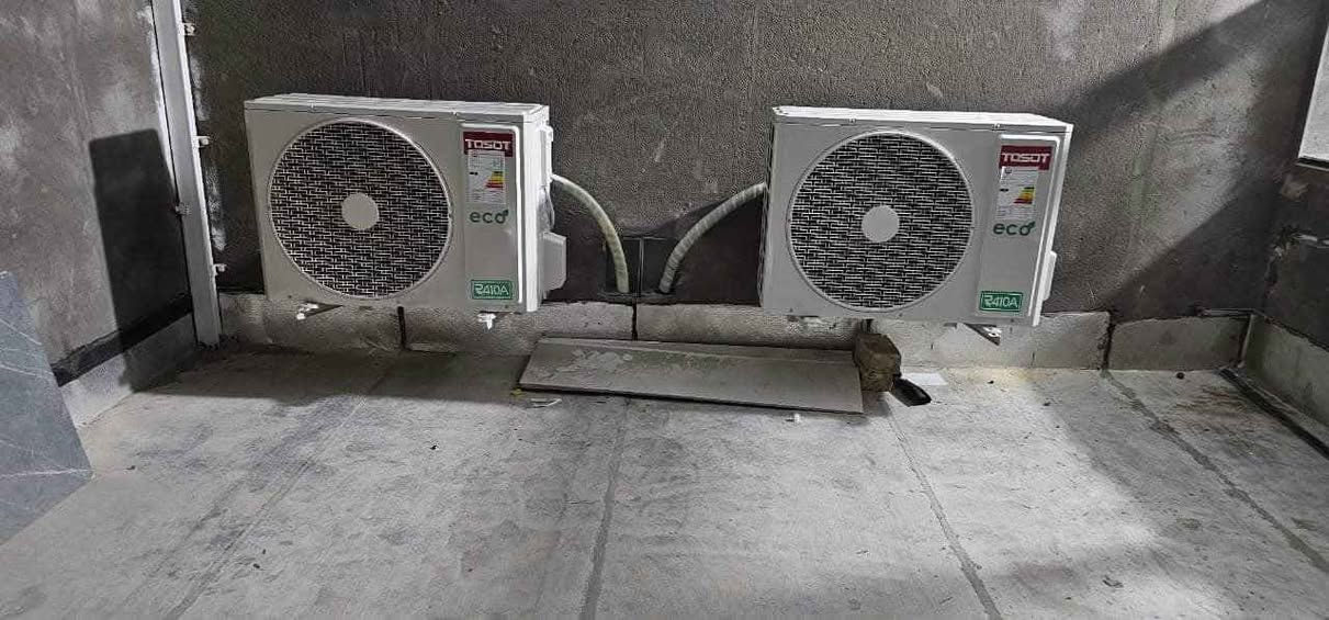 ورشه الغدير 
🌹لسنا الوحيدون ولكننا الافضل🌹
💎وجودكم في صفحتنا يزيدها تميزا ✨
#اسعد_الله_اوقاتكم_بكل_خير _متابعينا_الاعزاء
👍👍لسنا الوحيدون و لكن  عملنا يتكلم .
💢 يعنى عندك صيانة أو تنظيف لا تحتار   سبلتك مابي برودة🥶 لا تحتار🤔 سبلتك دفع الهواء ضعيف🤔 لا تحتار، إتصل بينا 📞 و راح نجيك لباب بيتك .. 
   ماعليك فقط الاتصال بمركز خدمة العملاء *********** ☎️...أو مراسلة الصفحة
🟥  تنظيف موقعي  لجميع الدوائر والشركات مع الضمان 👍💪 سمعتنا 
🟥 صيانة - شحن غاز إيطالي وفرنسي مع الضمان - نصب - غسل 
عمل فاكيوم ..
... جميع عموم البصره  الموقع خور الزبير أمام ملعب الوطنيه 🧊🧊🧊🧊🧊
*********** 
💬 فـي حال عدم اتصالنا بكم يرجى ابلاغنا بالامر او مراسلة 
📩 للاستفسار يرجـى مراسلة الصفحة او الاتصال *********** 

تنبيه ❗️⚠️زبائننا الكرام *********** 
لاتفكر نحن في خدمتك

ملاحضه❗️⚠️تصليح ثلاجه مجمده نصب سبلت شحن غاز مجاناً للعوائل المتعففة واقعناً. البصرة, العراق
