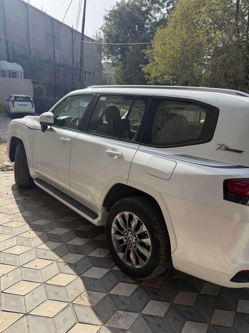 سلام عليكم .. لانكروز gxr ساز تطبيق موديل ٢٠٢٢ اني مطلعها من الوكالة على ايدي ماشية تقريبا ٤٠ رقم اربيل باسمي تحويل ثاني يوم بيها المواصفات التالية 
بصمة - فتحة - حساس امامي حلفي - كامرة خلفية - جنطة كهرباء - تخم تاير دنلوب قبل اسبوع شديتة - كشن جلد - كشن تبريد - كسنات امامية كهرباء - لايت زنون - ٣ شاشات - هاند يريك بصمة - و باقي المواصفات المعروفة مكان السيارة بغداد عارضها ب ٦٢ الف دولار بيها مجال للاستفسار ٠٨٧٣٨٩٤٧٧٩٠


**إذا كنت صاحب هذا الإعلان وتريد حذفه لأي سبب، رجاءا أرسل رسالة إلى الدعم الفني**