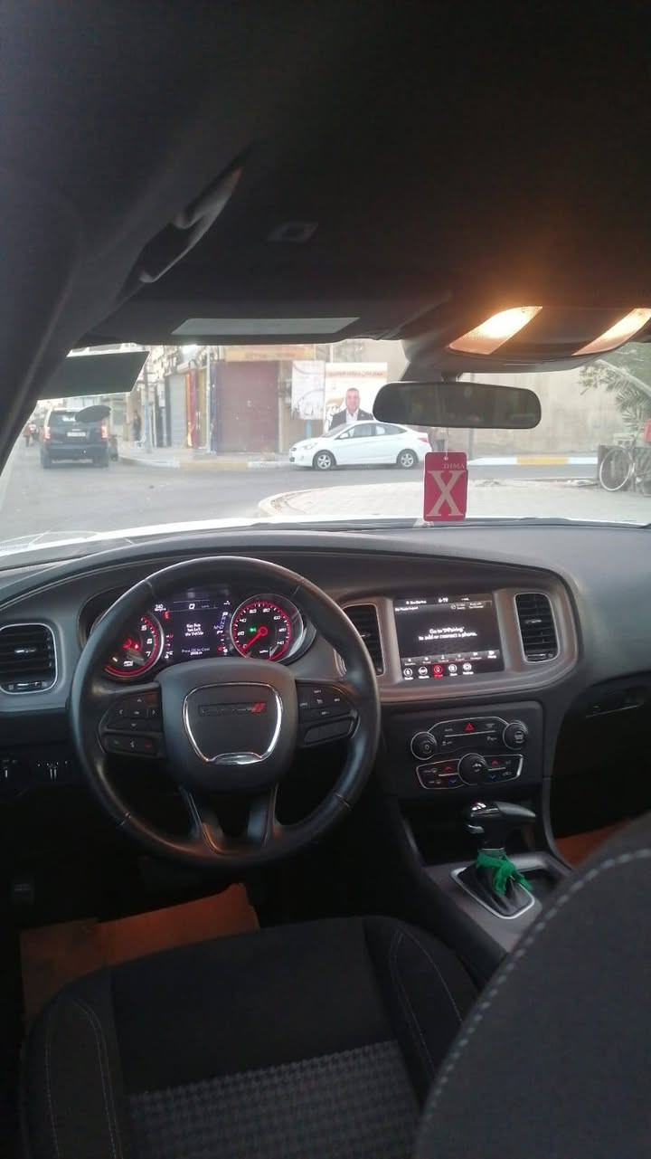 السلام عليكم 
جارجر 2023
بدون رقم 
موصفات SXT  
وارد امريكي 
حادثه فقط بارد بالبنيد 
مكاني بابل 
السعر 255 وبيه مجال قليل 
***********
