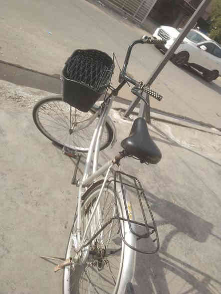 السلام عليكم للبيع بايسكل  بناتي ياباني حجم 26 نظيف تايرات جديدة مكاني بغداد حي القاهرة  *********** 

السعر (55000) وبي مجال
