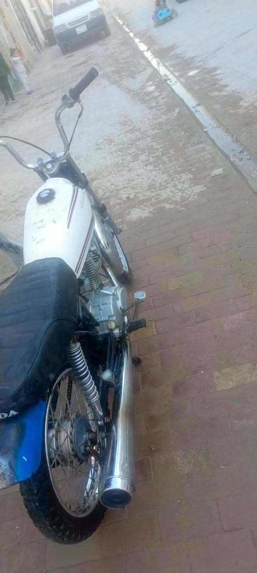 دراجه لبيع كلك مديل 20 مكان نجف  شارع المطار سعر 225 وبيه مجال قليل نصبته حلوه ***********
