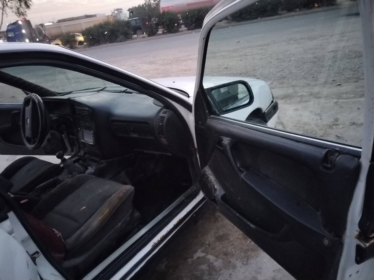 سلام عليكم سياره اوبل اوميكه حجم 24 بيلاد موديل 93 سياره بدون ضرر بدون خياص بدون سبغ كير محرك ابشرط كهرباء كول يشتغل سياره نضيفه جدن سعره 22 رقم كركوك مشروع وطني تحويل موباشر شراي خابر *********** مكان كركوك داقوق
