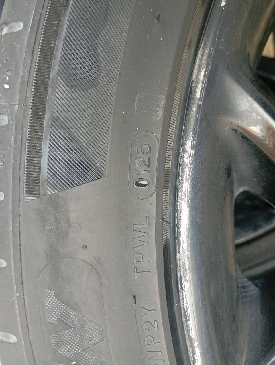 سلام عليكم اخوان عندي ويلات حجم 20 نقشة العنكبوت للبيع وهنة والتايرات إنتاج 25 سعر 350 مابيها لا تصليح ولا فطر ولا رجفة بالمشي مكاني بغداد الشعب ***********
