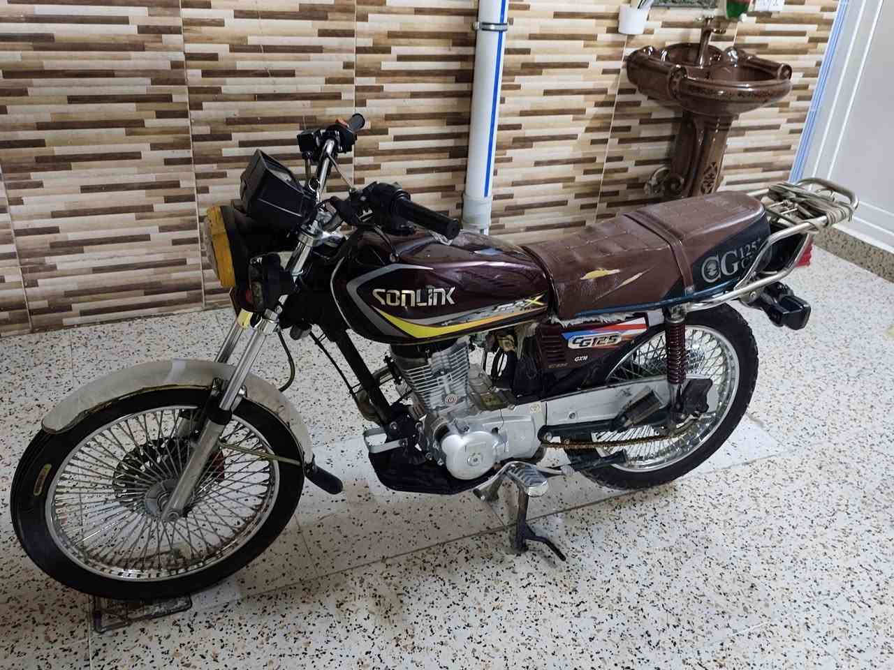 اماتورة بوفروشتن موديل 23بيعيبة هيج كيشةي نية سولينك ابو ختمة مال دووستة وةك لةڤيدووكة ديارة بةيك هةندر ايش اكات مةنفيسةي هةية***********
***********
