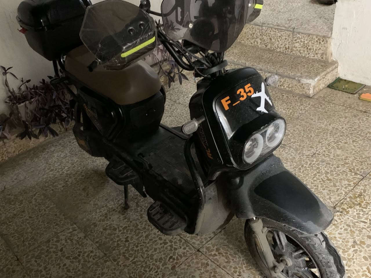 للبيع النوع F35 ٦ بطاريات      صندوقين اشارات هورن خلاط مرايات مشغل اغاني مع تشغيل عن بعد وكارت NFC للتشغيل بدون سويچ السرعه الحقيقه ٦٠ 
ثلاث سرعات 
السعر ٣٥٠ وبي مجال


**إذا كنت صاحب هذا الإعلان وتريد حذفه لأي سبب، رجاءا أرسل رسالة إلى الدعم الفني**