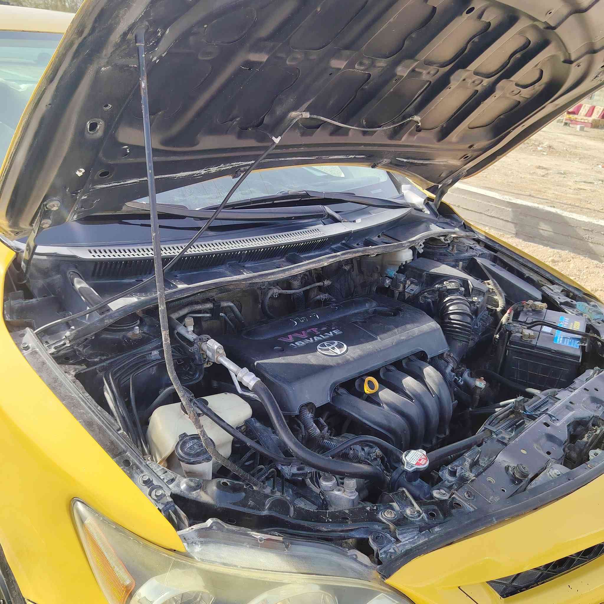 السلام عليكم مكلف بالنشر 
كورلا 2008 للبيع محدث 2013 السعر 75 وبيها مجال  ضربتها جاملغ خلفي وامامي السايق وتلحيظات مكينه 1800 وكير بشرط مكان ديالى بعقوبة اتصل  *********** تحويل ثاني يوم مشروع وطني
