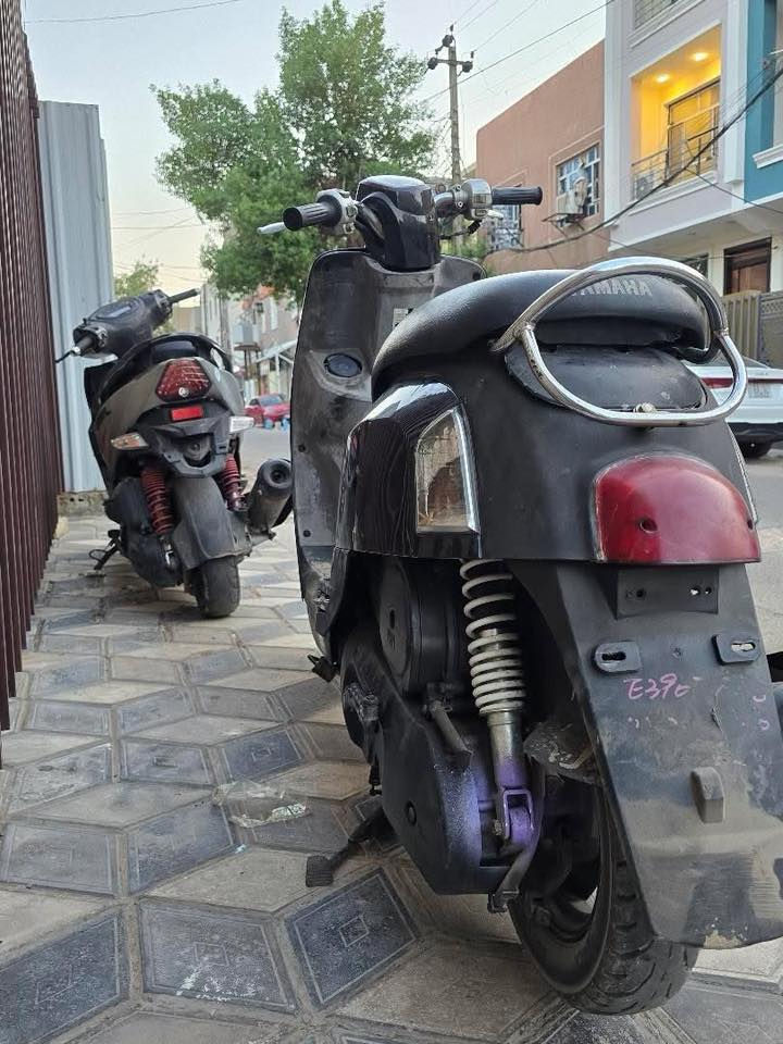 بوليس صارلي يومين من ماخذها من الرمبه من شارع الضلال بيها كلجات رياضي من الرمبه والباقي موضح بصور سعرها دراجه تجي تاخذها بيها ضمان يوم واحد اذا بيها شي ترجع سعرها بمليون و250 رقمي ***********
