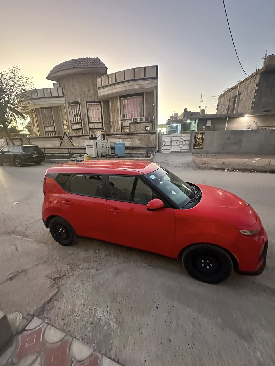 كيا سول 
موديل 2021 
ماشيه 87 الف mil 
محرك دوش المرغوب 2000 سي سي 
السياره حادث امريكا جاملغ وبنيد امامي 
الباقي السياره مكفوله ماعدا بارد بسيط جداً 
  بالباب الخلفيه 
السعر 135 وبيها مجال بسيط 
المكان بابل 
***********
