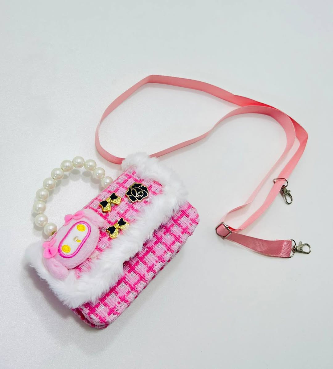 ✨ أحلى شنط بنات وصلت عدنا ✨🎀

دلّلي بنيّتچ بشنطة ميني تجنن 💕
قماش أنيق ولمسة فرو ناعمة
ويد لؤلؤ تخليها مثل الأميرات 👑

ألوانها حلوة ومتوفرة (وردي، أزرق، بنفسجي، بيج)
خفيفة وعملية وتناسب الطلعات والمناسبات 🎉

الكمية محدودة 🔥
للحجز راسلونا خاص �

قطعة / 10


**إذا كنت صاحب هذا الإعلان وتريد حذفه لأي سبب، رجاءا أرسل رسالة إلى الدعم الفني**