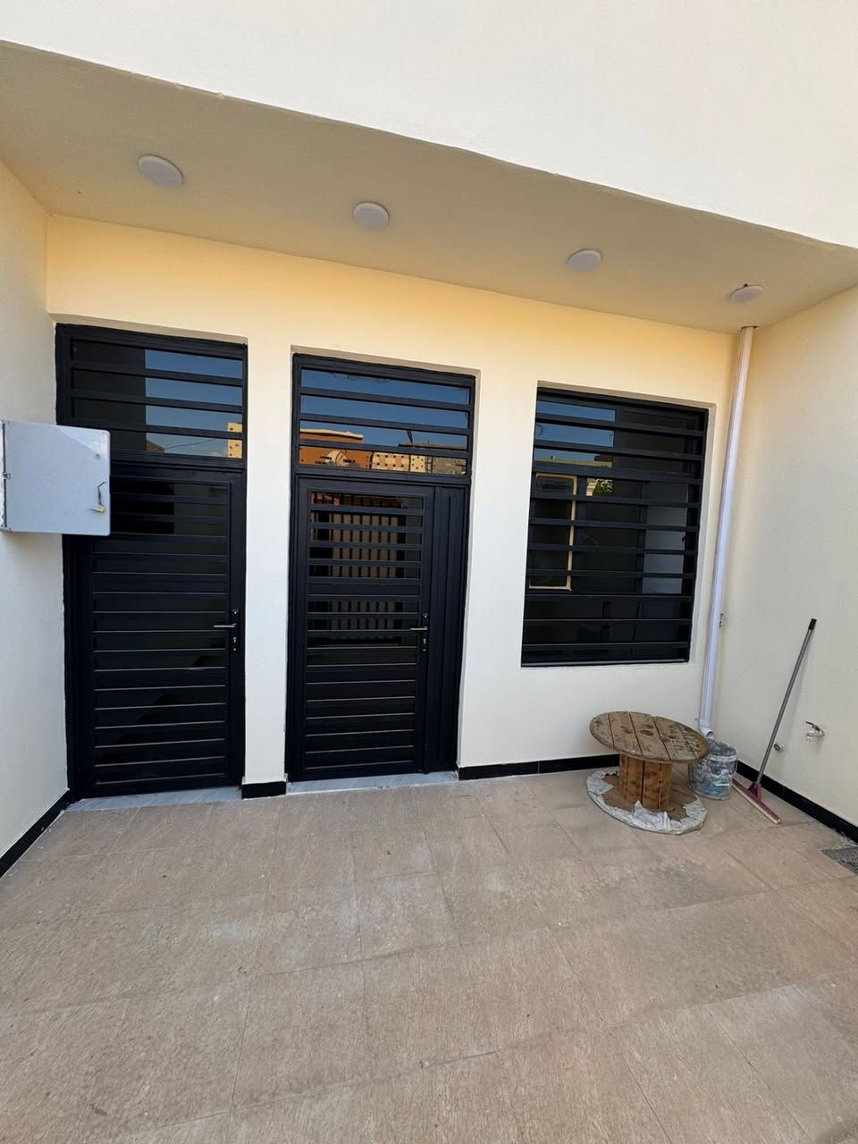 السلام عليكم ☎️***********☎️

🔴متاح بيت 🏠 للبيع المساحه 100م طابق واحد ⚫️

🔵بناء حديث شغل درجه اولى 🟢

🟣 محتويات البيت🟤

🟡الطابق الأول استقبال مطبخ غرفه نوم صحيات منور⚪️

🟤الطابق الثاني بيتونه جبيره سطحين ⚫️⚫️

معتز الحمداني 📞***********📞

          🟥➰موقع دور الزراعة الثالثه  ➿🟥

    

🔺لاستفسار الرقم …معتز الحمداني 🔺***********📞
