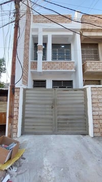 دار للبيع مساحة 75م واجهة 3.75م نزال 20م 📍الموقع : حي الجهاد _ ديوان ا...