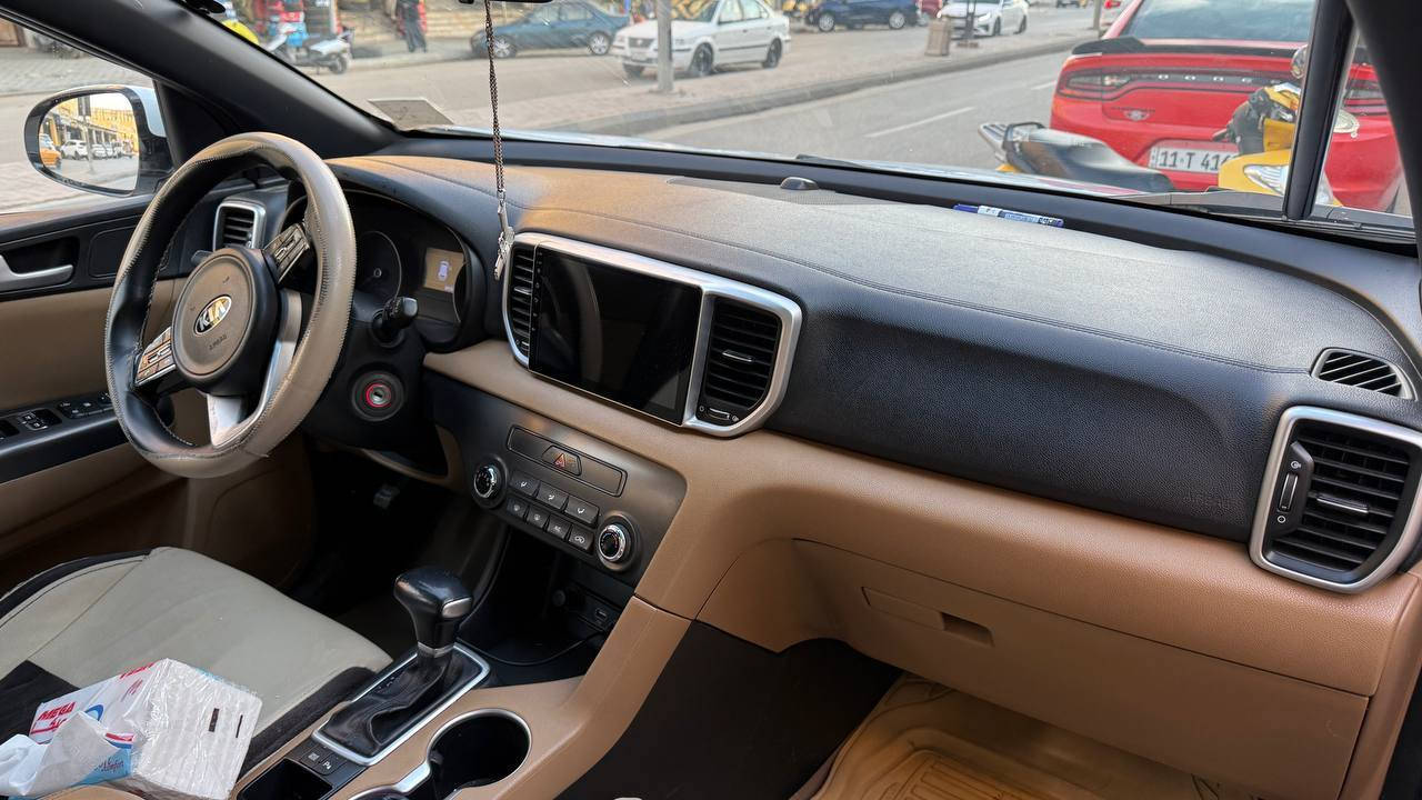 كيا سبورتاج 2020 بنوراما سياره حلوه ونظيفه والسونار مرفق بالمنشور رقم بغداد عارضهه 185 وبيهه مجال بدون ظربه ولا صبغ بيهه جزه من براغي الجاملغ مفتوحات وجزه من البنيد لغرض التطبيك لان صعدت بيهه رصيف وصار بيهه تصليح من جوه والسونار واضح عنواني واسط الكوت مركز المدينه ***********
