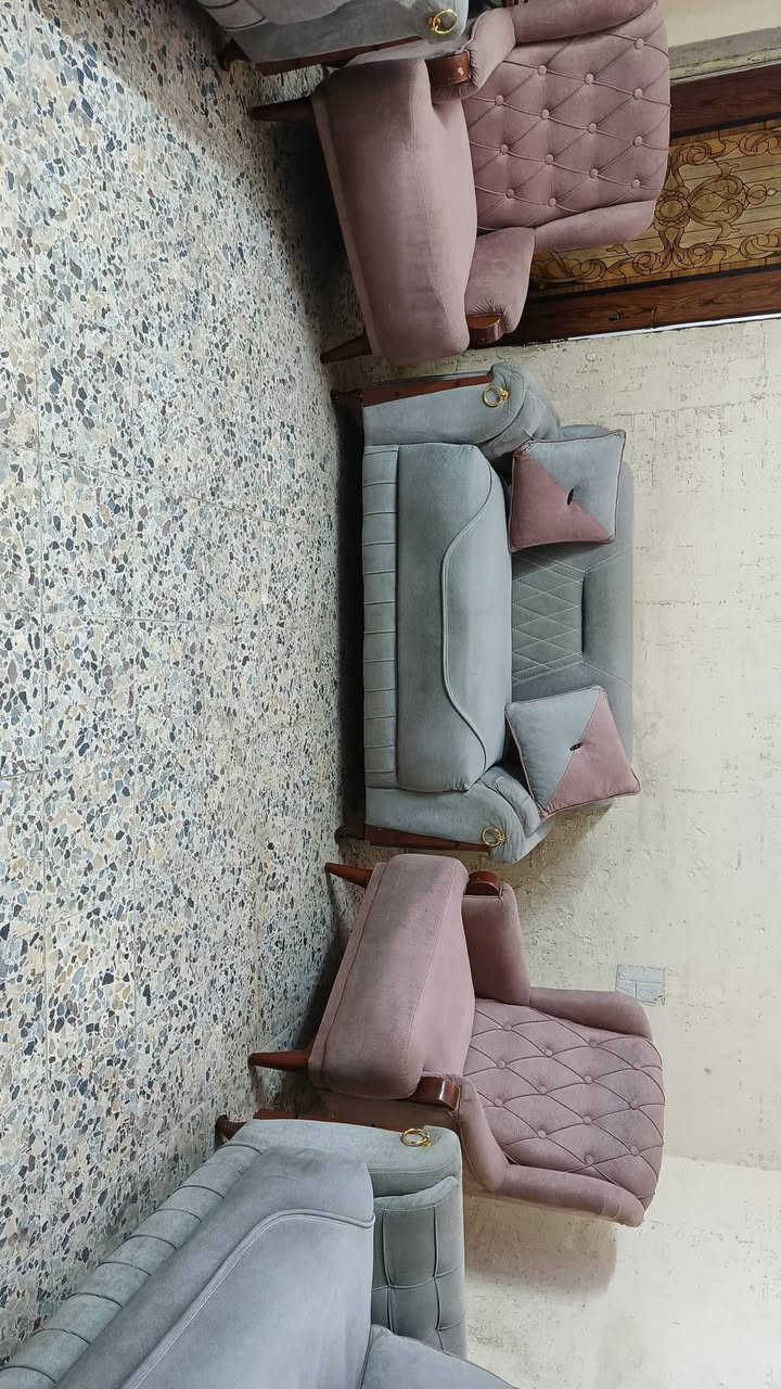 تخم 10 مقاعد تركي سفنج طبي سبرنك نضيف جدا اخو جديد سعر 350 بي مجال مكان بياع كو توصل بكروه يوجد توصل يوجد وتساب***********
