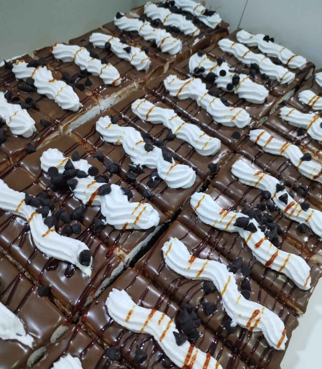 سلام عليكم عمل كيك وحلويات شغل راقي ونضيف حسب الطلب الحجز قبل يوم على الرقم***********  ارجو متابعة الصفحه ومشاركات حتى ينرفع المنشور ويصلكم كل ماهو جديد يوجد (تجهيز الأصحاب المحلات والمولات )توصيل داخل النجف والكوفه 🚙
