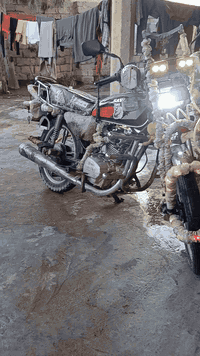 دراجه سيفان موديل 2020 
دراجه مجنبزه على اخر شي يعني فول ناعمه بل مشي بيه بدايه صرف خفيفه كهربائيات كلها شغاله الكشر نضيف شرط الفحص رايدها مراوس بسيفان موديل 21/22 مكان بيجي الحي العصري 
***********/هـ
