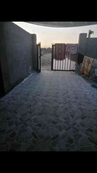دار للبيع 200 م بي بناء استقبال اومطبخ فقط  حي العسكري الزراعي خامس فرع من جهت جسر ليلان كاع اصليه مودفن سعر 42 اوبي مجال 
***********
