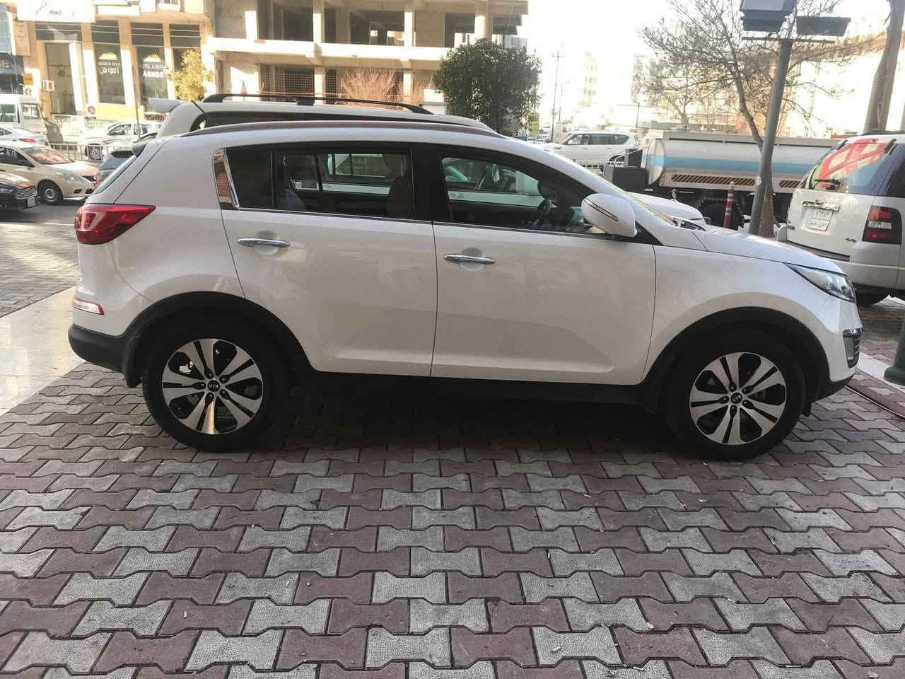 السلام عليكم
*سبورتج موديل   ٢٠١٤  سلوفاکی
*سياره مكفوله كفاله عامه
*مواصفات معروفه للكل
*سيارة مال بيت لايوجد فيه مصرف نظيف جدا جدا
*ماشيه ١٠٥ کم
*رقم سلیمانیە الجديد دولي
*مكانها سليمانية .رابرين
*السيارة باسمي تحويل مباشر
السعر  ١٦٥ $ ورقة
*رقم الهاتف   ***********
