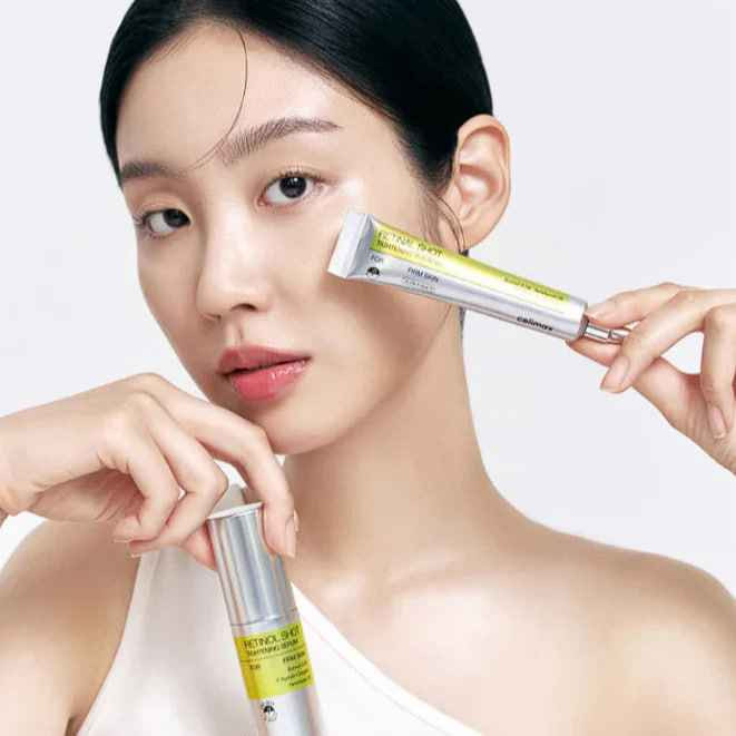 السيروم الترند وصل عندنا 🤩🌟 !!!
سيروم "ريتينول شوت" من سيليماكس 💚✨

مُنتج للعناية بالبشرة ، يشتغل على شد البشرة وتقليل التجاعيد والخطوط التعبيريه 🌟
اللي يميّزه تركيبته الفعّاله اللي تحتوي على تركيز من الريتينول، وهوا زي مانعرفو عنصر فعّال في مكافحة علامات تقدم السن وتحسين مظهر البشرة 🫧

فوائد سيروم "ريتينول شوت": 
🌟 شد البشرة
🌟 يعمل الريتينول على تجديد الخلايا وتحفيز إنتاج الكولاجين، وهاده اللي يساعد على شد البشرة وتقليل الترهلات 
🌟 تقليل التجاعيد ، وهاده اللي بيعطي البشره مظهر أصغر بسنوات 
🌟 توحيد لون البشره 
🌟 تفتيح البُقع الداكنه والتصبغات 
🌟 تحسين ملمس البشره
🌟 الريتينول عنده مفعول جداً على المسام ، يصغّر حجمها بشكل ملحوظ 
🌟 الميزه الأهم اللي ممكن الكل يستغربها ، ريتينول شوت عكس باقي مُنتجات الريتينول لانه يحتوي على مواد مرطّبه ومهدّئه للبشره ( زي البانثينول ) ، وهاده اللي بيخليه يشد البشره ويقلّل التصبغات بدون مايجففها 

• ملاحظات مهمه على طريقة وكيفيّة الاستخدام 💡: 
1. ابدي بالتدريج خاصةً لو بشرتك حساسه أو تستخدمي الريتينول لأول مره ، استعمليه مرتين في الاسبوع مبدئياً ، بعدين زيدي بالتدريج ✨
2. طبعاً يستخدم ليلاً فقط !
3. استخدمي واقي الشمس 🌞 :
و لأن الريتينول يخلّي البشره أكثر حساسية لأشعة الشمس، لازم تستخدمي واقي الشمس حمايته عاليه 
4. تجنبي استخدامه على البشرة المتهيجة او الجروح المفتوحه 

قطعة 15 بغداد, العراق


**إذا كنت صاحب هذا الإعلان وتريد حذفه لأي سبب، رجاءا أرسل رسالة إلى الدعم الفني**