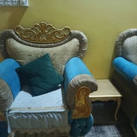 تخم ملكي نظيف جدا مع البردة للبيع السعر ٥٥٠ وبي مجال للاتصال أو المراس...