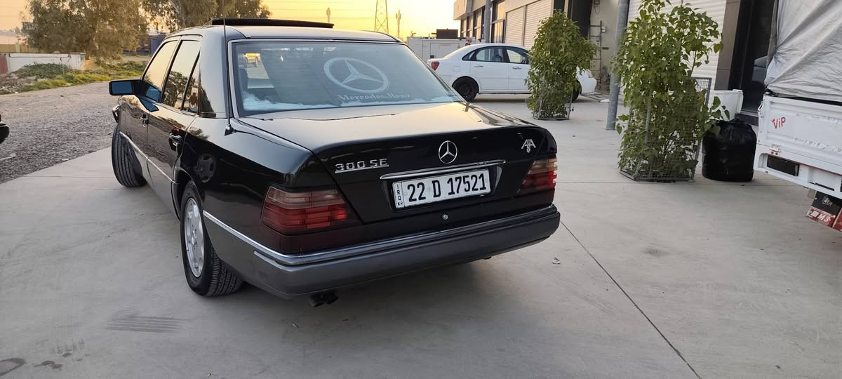 السلام عليكم للبيع مرسيدس دب موديل 93 رقم موبايل ***********
