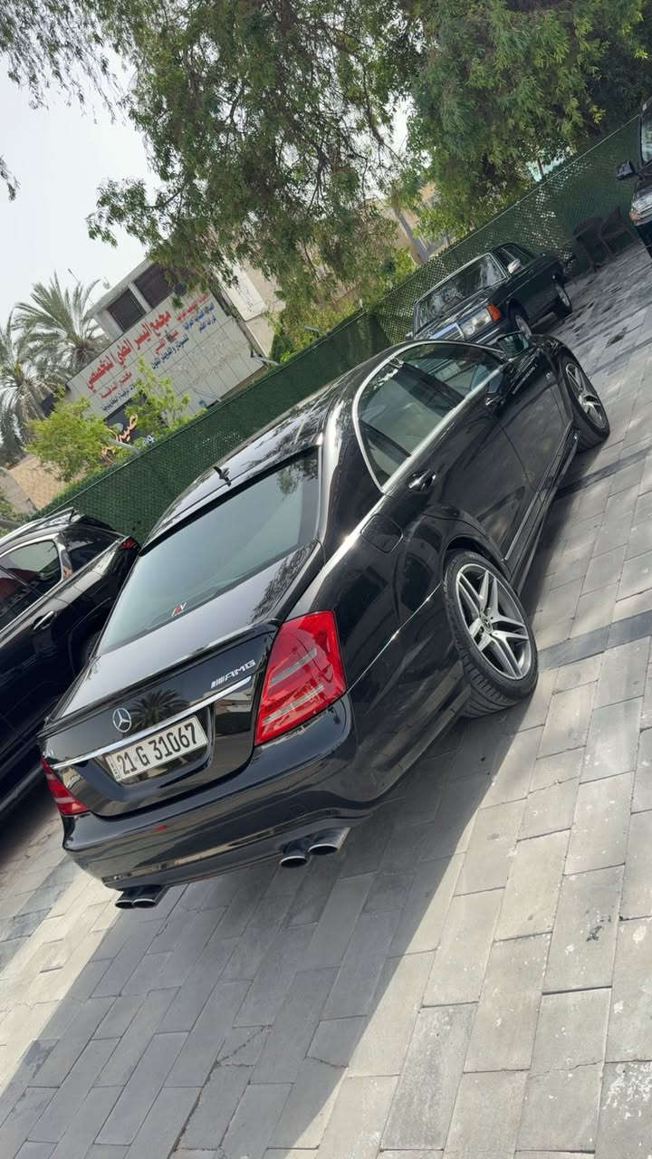 السلام عليكم مارسدسS63 بدون صبغ شادله محرك 550 جديد موديل 2007 ماشيه 90 الف للاستفسار ***********مكان السياره بغداد اليرموك
