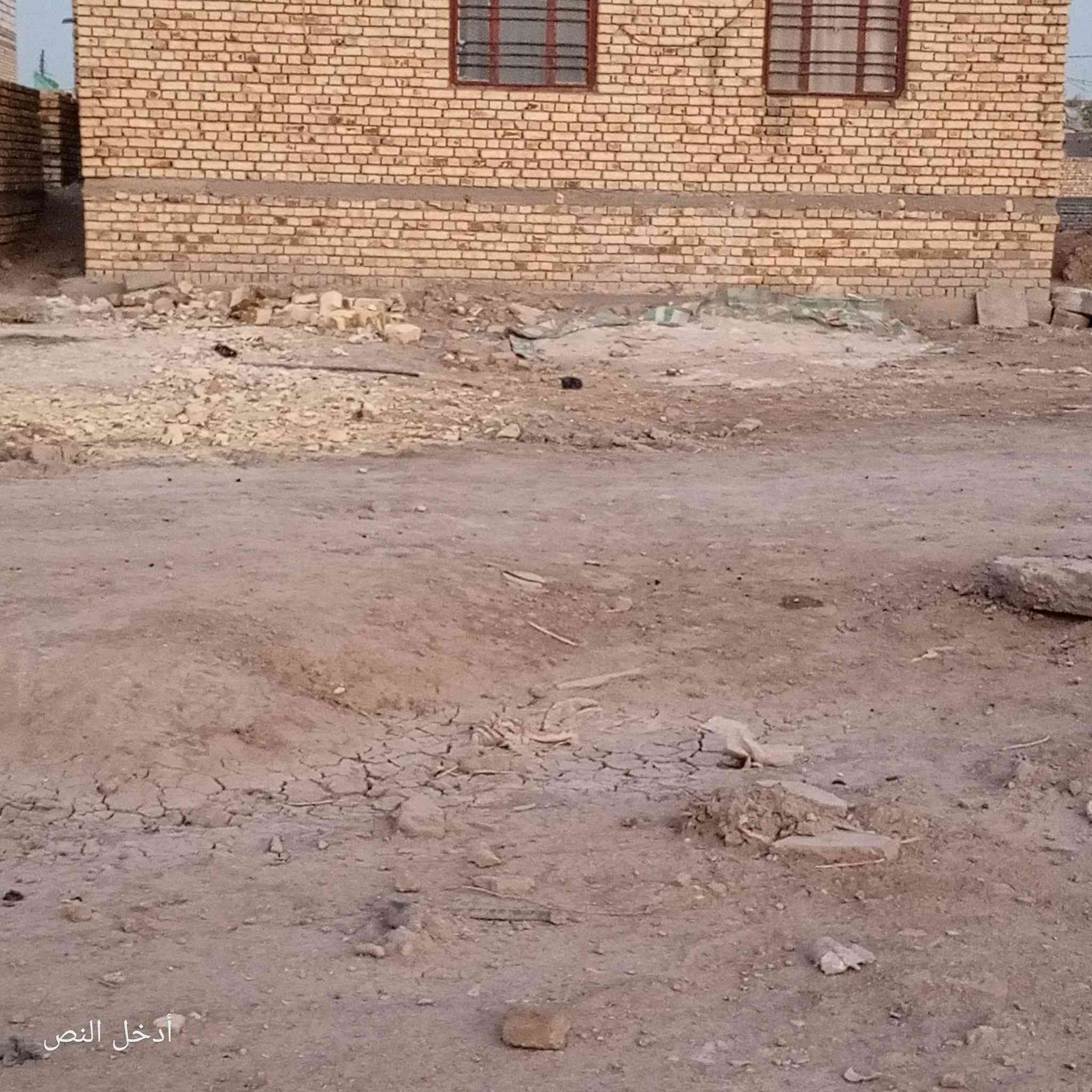قطعةزراعي 140م بالدجين ثاني شارع بعد القسم (مدرسة الخنساء) وتدخل شارع مخدوم بالخدمات الجديده ماء وكهرباء ومجاري واصله قرب القطعة باقي الصب والتبليط فقط
القطعة مدفونه ومحدوله وجاهزه للبناء مكان سكني بناء حديث 
السعر 22 وبي مجال
***********
