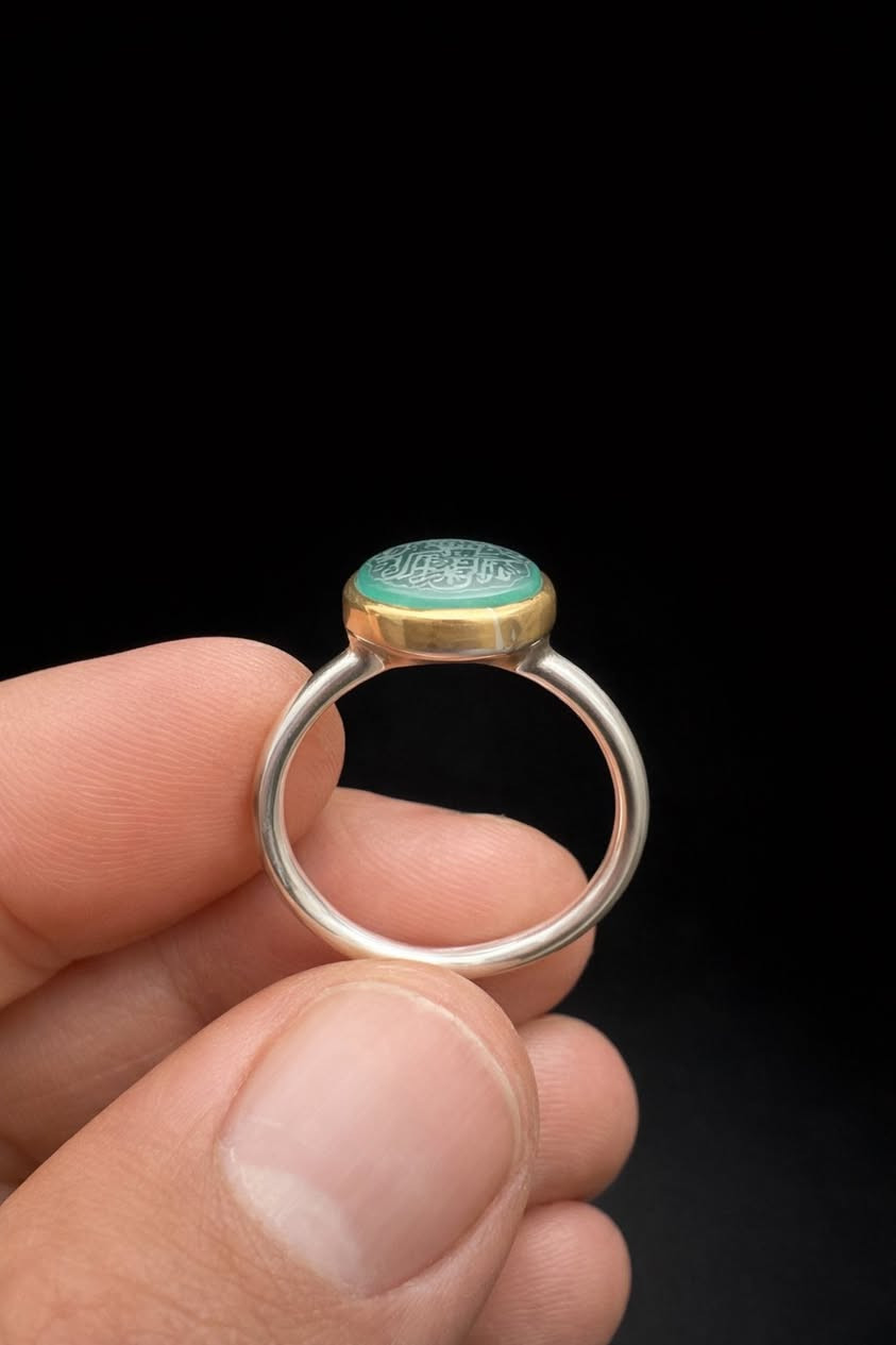 خاتم بحجم حبة الحمص
من القطع النواعم الموديل الملائي
بحجر العقيق الاخضر الطبيعي الريحاني 

بصياغة يدوية انيقة جددددا 

نقش عليه اية الرزق المباركة 

ومن يتق الله يجعل له مخرجا * ويرزقه من حيث لا يحتسب ومن يتوكل على الله فهو حسبه إن الله بالغ أمره قد جعل الله لكل شيء قدرا {الطلاق:2-3

راسلني عل الخاص لطفا 

أو الاتصال ***********

موجود واتساب عل هذا الرابط 

‏مراسلة احمد الربيعي الصائغ كهف الاحجار عبر واتساب. https://wa.me/message/OEI26QOEYZ7TO1
