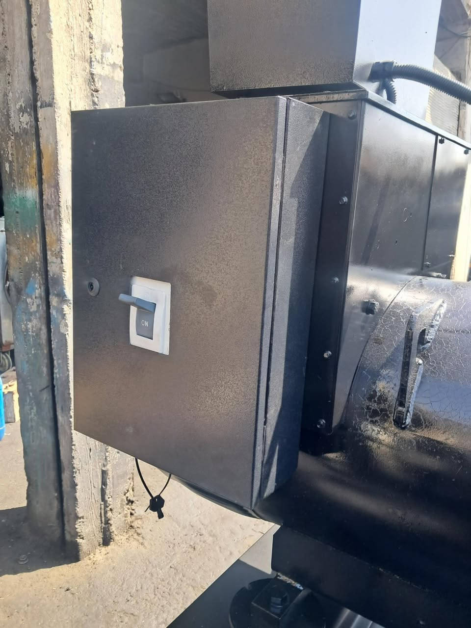 #فالفو D12 حديث
حجم 480 كبير
توليد 250 كيفي   
عنوان فرع الأول ديالى خانقين  
هاتف ***********
***********
