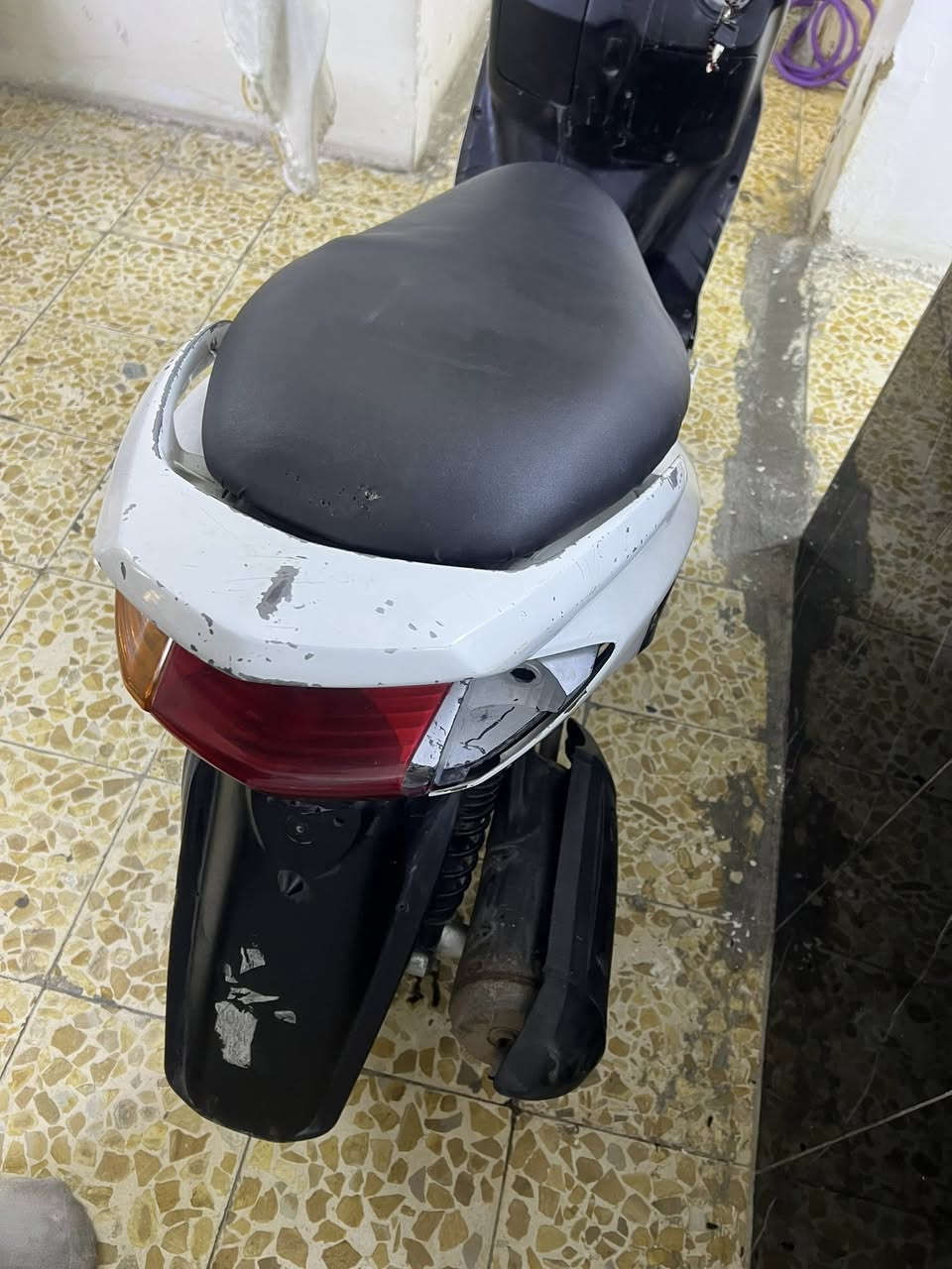 السلام عليكم 
درجه سكنس نثيه خطين ياباني 110
دراجه نضيفه 
نقصه بس شاير يمنه 
وتريشه دوسه 
نكره سلف هندر كهربائيات كله شغاله 
سعر 450وبيه مجال 
*********** اتصال
