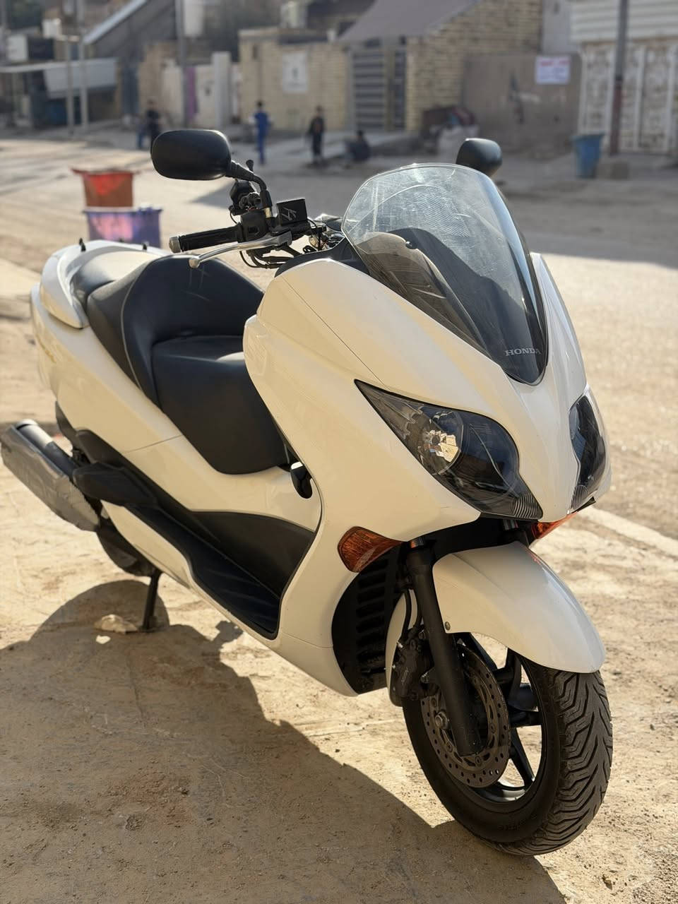 السلام عليكم للبيع فورزه 010  s7كفاله عامه ماشيه 20الف المكان ميسان العماره 
لدراجه طالعه من الوكيل تقريبا قبل 8 اشهر هيج  ولدراجه على وضع اليابان ماملعوب بيها وجديده ونضيفه كلش مال جناي معدل وشلعه تخبل قايش وكلجات يابان تدفئه يدات ستان حساس  كهربائيات كلها شغاله كير 7 نمر اربع تحويلات مكينه بيضه لدراجه مداريها دهن امزوئيل وبانزين محسن ومابيها اي نقص تجي وتاخذها وين مايعجبك تفحصها هـ/***********
