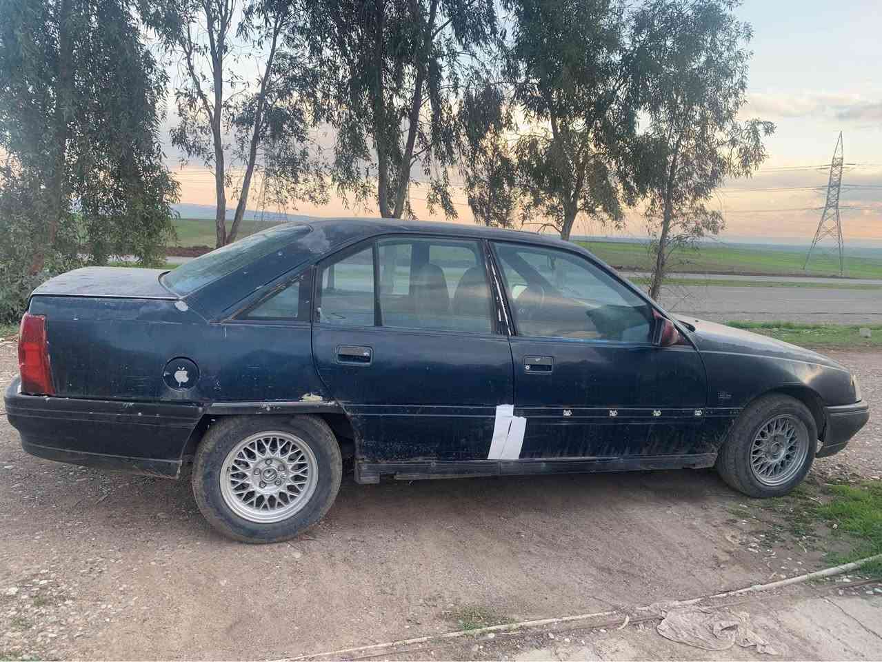 ئوميگا سندوق موديل 91 مكينه 20 رقم نينوي الماني و سنوي عضم پلاستيكي به شه رتي اوليات واته تحويل و وه كاله نيه كيرو مكينه ي بي عه يبه كاره باي هه موي مه زبوته سقف موسه  شوين روفيا  *********** اكر, نينوى
