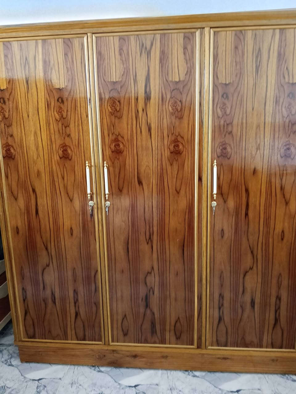 معرض الزبيدي لبيع جميع الموبليا غرف نوم بوفيات ديوان تخم حسب الطلب بوفيات شماليه جرابي شغل. عراقي صاج درجه اولا بأنسب الاسعار العنوان مدخل البوابه قرب حسينيه بيت عاشور ***********
