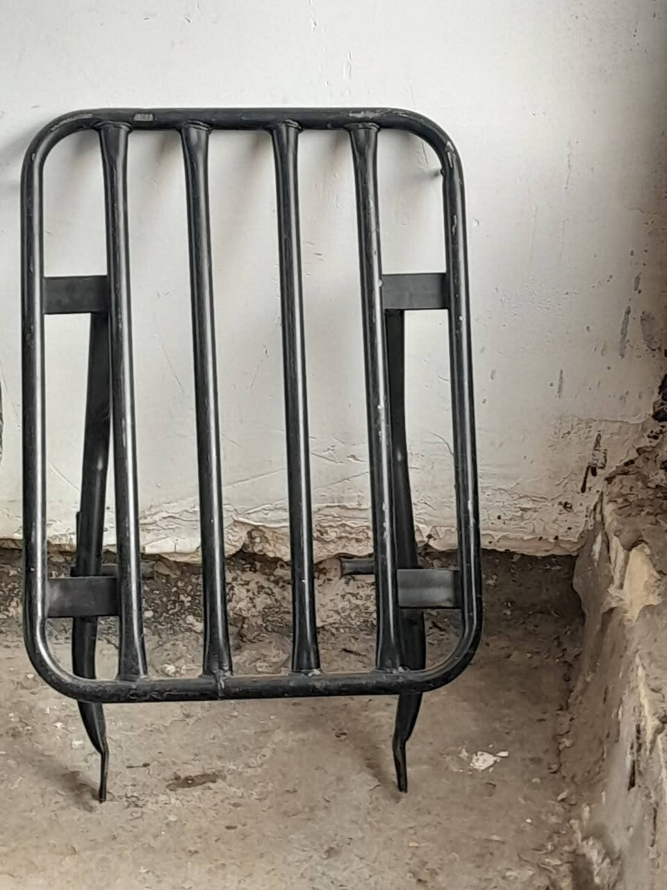 سيبايه. للبيع تتحمل وزن ثكيل مغلونه وقويه . سعر ١٥ الف مكاني الدوره
‎*********** واتس اب
