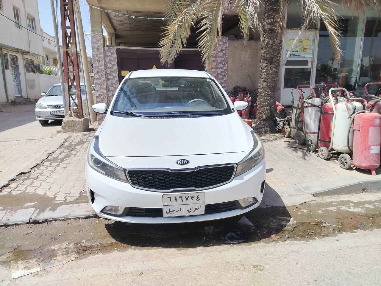 سيراتو 2018 رقم أربيل بسم الشركه سعر ١١٧ بيها قطعتين صبغ بنيد وباب يعني قطعتين صبغ *********** مكان نجف محرك ١٦٠٠ نصف فول تريد مداور تريد وكاله الشراي يتصل ما اجاوب خاص
