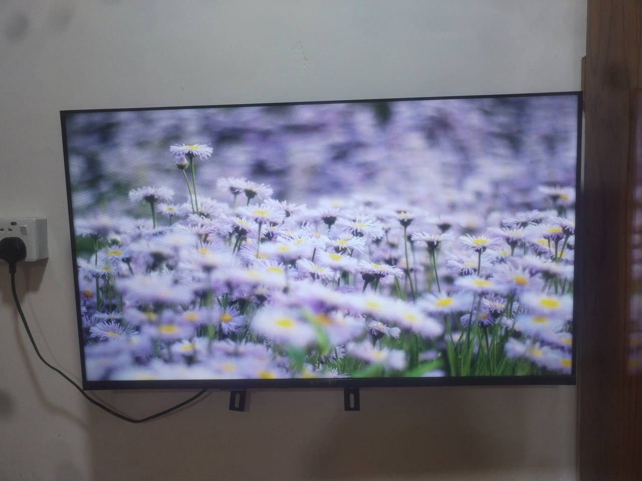 شاشة سمارت ام النت للبيع حجم ٤٣ مستعملة قليل للاستفسار اتصل واتساب ***********
