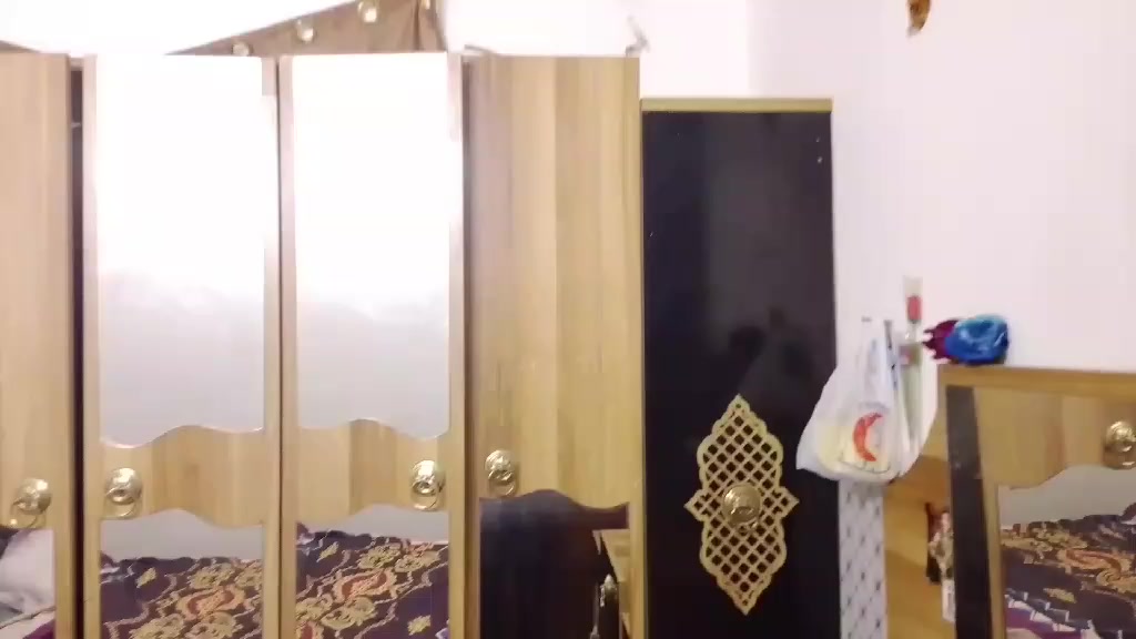 سلام عليكم غرفه تركيه خمس قطع 300كلشي مابيهه امانت الله جربايه قويه صاج خاللهه رقم وتساب بس ***********
