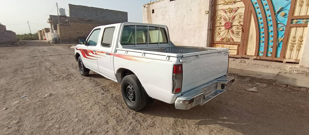 نيسان موديل ٢٠٠٣ للبيع مال مزاد سيارة مكفولة شاصي وكير ومحرك حداديه جديده باتري جديد مصبوغة عام 
سعرها ٥٢ ذي قار قضاء الرفاعي اتصل على الرقم *********** الرفاعي, ذي قار
