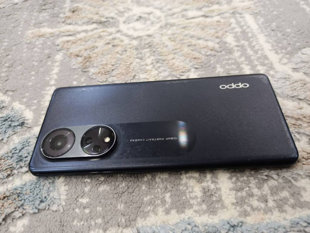 السلام عليكم ورحمة الله وبركاته
Oppo reno 8t 5g 
للبيع جهاز أوبو رينو 8 تي فايف جي 
المعالج سنابدراكون 695 فايف جي 
الذاكرة 256 رام 8 زائد 8 ايصير 16
الكامرة الخلفية 108 ميجا والسيلفي 32 ميجا
البطارية 4800 سرعة شحن 67 واط
الشاشة منحنية حجم 6.67 تردد 120 هرتز
نظافة 90 بالمية كامل الملحقات سعره 200 الف وبي مجال
عنواني الجانب الايسر موصل, نينوى


**إذا كنت صاحب هذا الإعلان وتريد حذفه لأي سبب، رجاءا أرسل رسالة إلى الدعم الفني**