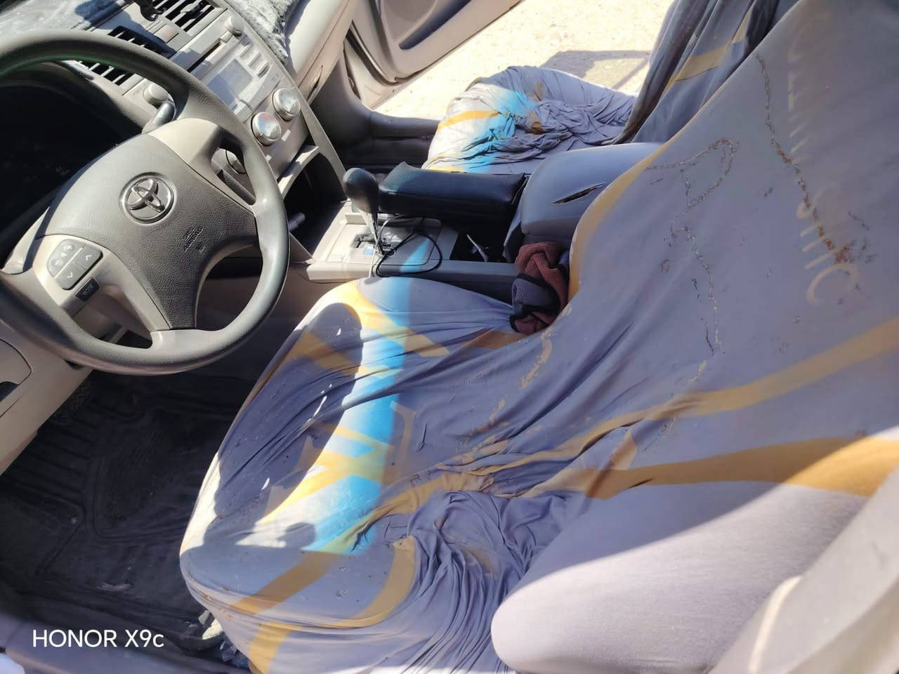 السلام عليكم سياره للبيع كامري موديل 11 واردامريكي مبدل بنيد جاملغ بامريكا رقمها سليمانيه سياره ماشيه 134 سياره باسمي اتصال على هذا الرقم او على الواتساب ***********
