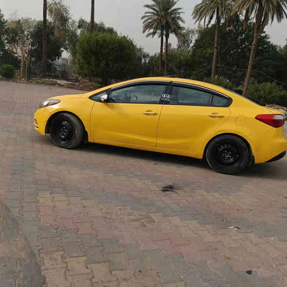 سلام عليكم
كيه سيراتو خليجيه
موديل 2014
سياره فول مواصفات
من عده البصمه 
فتحت سقف
قطعتين تبريد 
اشاير بل مري
تحكمات ستيرن
حادثه جاملغ وبنيد 
مكينه وكير خير من الله 
مكينه 2000دوش 
كير ATمرغوب
رقم جديد دولي 
بسمي تحويل مباشر
دوشمه جديده 
سياره جديده
سعر90وبي مجال
مكاني بغداد الكرخ 
رقمي ***********
