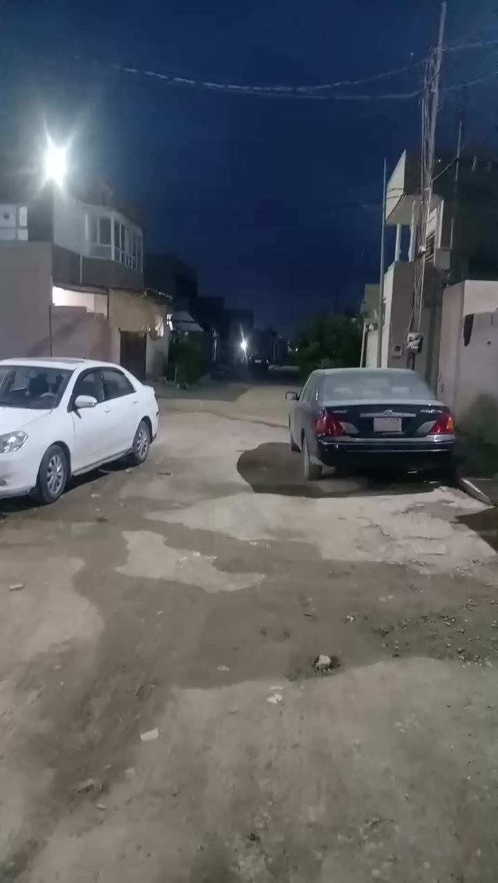 سلام عليكم دار زراعي للبيع حي بدر خلف المستوصف ١٠٠متر طابقين خدمات ماء كهرباء وشارع نظيف السعر ٥٧ مليون وبيه مجال للاستفسار ***********
