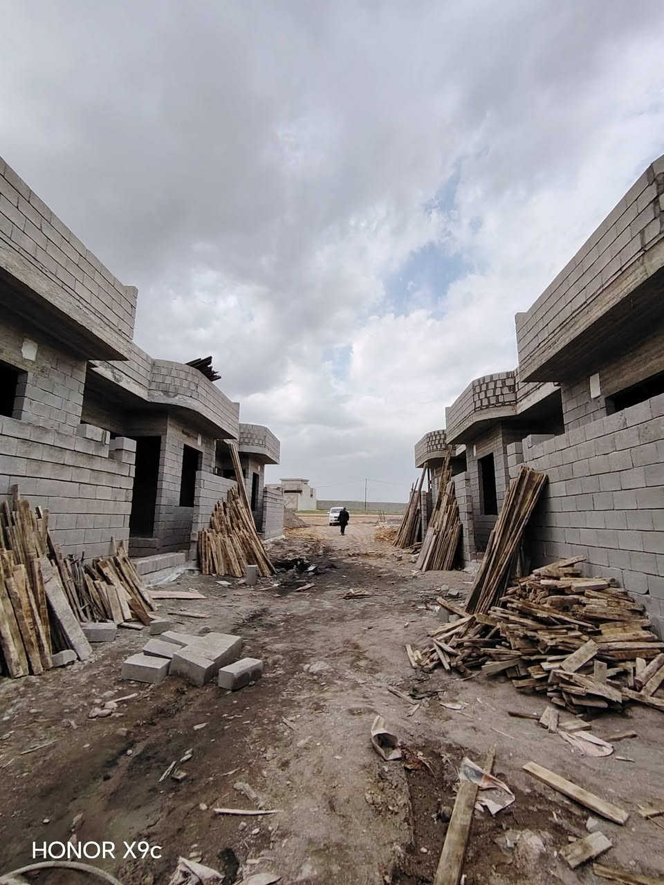 ثلث هياكل.  للبيع في حي القوسيات 

خلف المدرسه الصنيه 

مساحه.  الهيكل.   110. م.   مربع 

يتكون من غرفتين نوم هول
 استقبال مشتملات مطبخ
 كراج 

سند زراعي نموذج 25حق التصرف سند ابيض وصل بلديه 

خدمات ماء كهرباء التبليط 150. 

موقع 🌐مميز جدا مكان مرتفع 

اساس بادلو حديد .  بناء حديث 

السعر.    27.   مليون.    بي مجال شي قليل 

الاستفسار بل الارقام 

***********
***********
