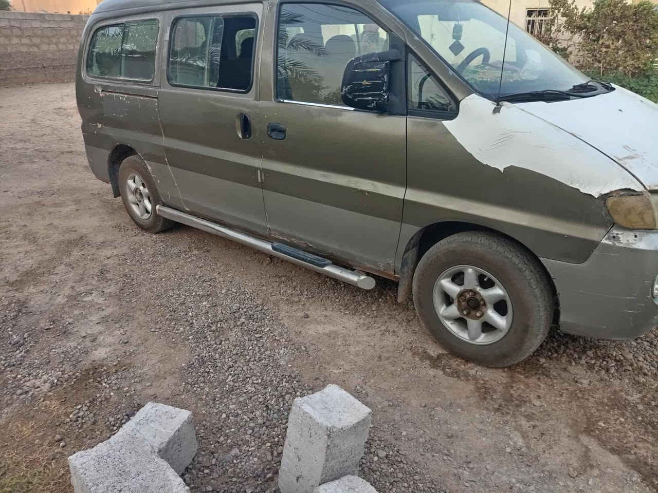 السلام عليكم
ستاركس 11 راكب موديل 1998
سنويه لل30 مشروع وطني رقم انكليزي الجديد تحويل ثاني يوم كير محرك بطه اوتماتيك
دوشمه جديده
تايرات جدد
باتري جديد
كهربائيات كله شغاله
تتدفئه شغاله
تبريد فقط كنبريسر وقاز
سياره جاهزه
محوره محرك بطه اوتماتيك
تستلم حصة كاز 40لتر
السعر 68وبية مجال
سياره ماتحط عليه لو ربع 
تصال ***********
