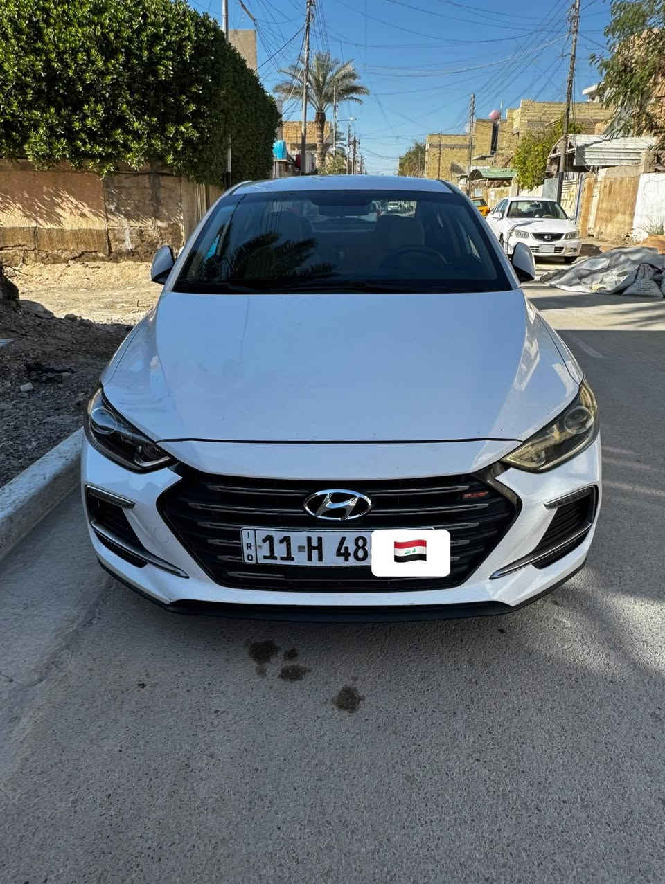 السلام عليكم 
النترا موديل 2018 خليجي محرك 2000 دوش سوبر ماشية 75 الف سيارة نظيفة وخيرا من الله تبريد ثلج سيارة علة ايدي كاملة مكملة نفاذ سنويه لغايه ٢٠٢٩ سعر 163 $ وبيها مجال بسيط مكان سيارة بغداد /المنصور هاتف ***********وتساب هم موجود
